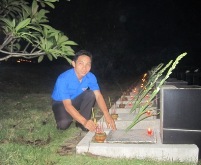  Hàng ngàn ngọn nến được thắp sáng tại Nghĩa trang liệt sỹ tỉnh.